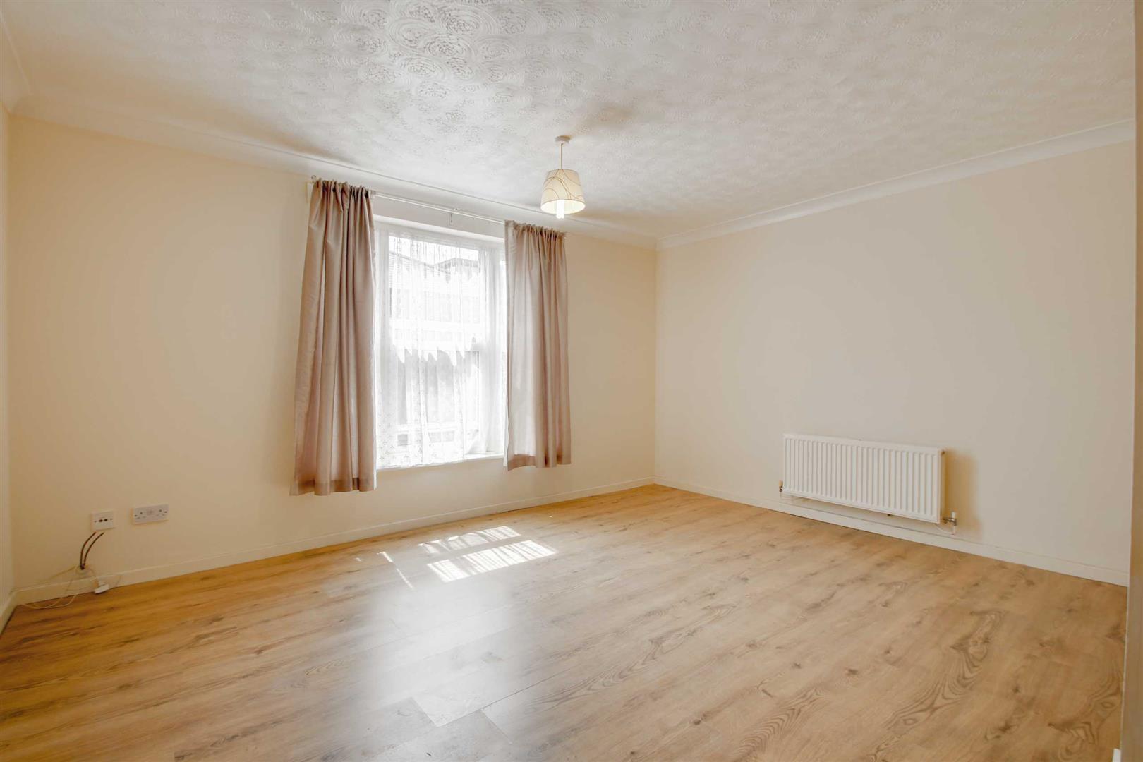 1 bed property in North Row, Milton Keynes